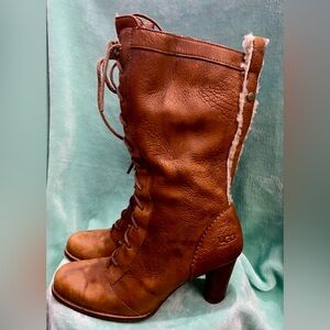 UGG. Rosie Lace Up Boots (sz 8)
